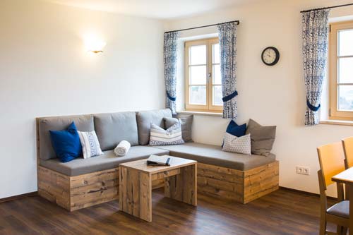 schleipfnerhof_chiemsee_chiemseeblick_wohnraum