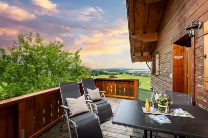 02_schleipfnerhof_waldzauber_terrasse